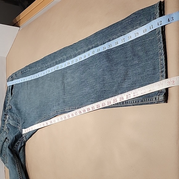 Levis 559, Size 32x32 Relaxed Straight Fit, Slight Tapered Leg Blue Jeans, GUC - Picture 7 of 13